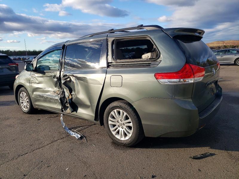 Photo 2 from auction – 2014 TOYOTA SIENNA XLE with VIN 5TDYK3DC4ES521844