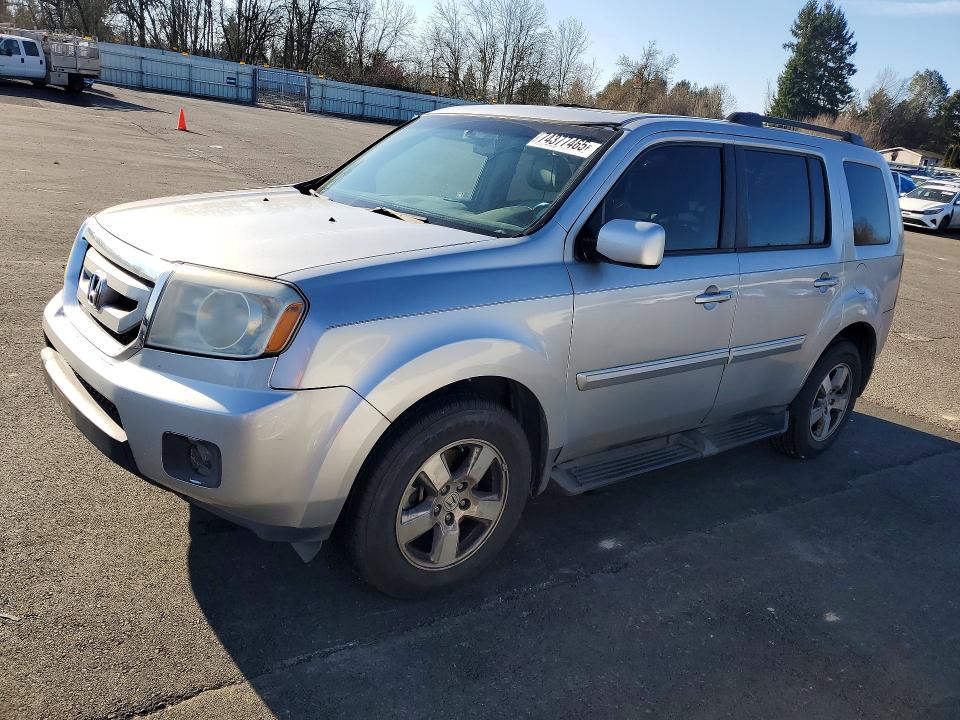 HONDA PILOT EXL 2011 with VIN 5FNYF3H64BB016783 - Photo from auction