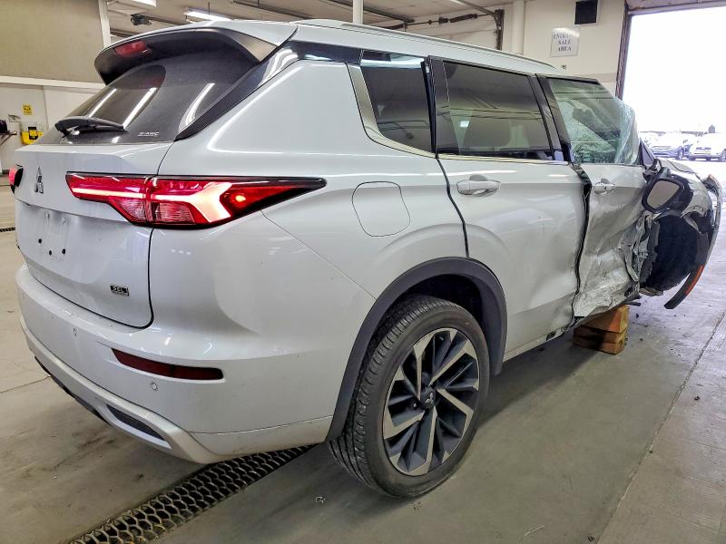 Photo 3 from auction – 2022 MITSUBISHI OUTLANDER with VIN JA4J4VA88NZ059837