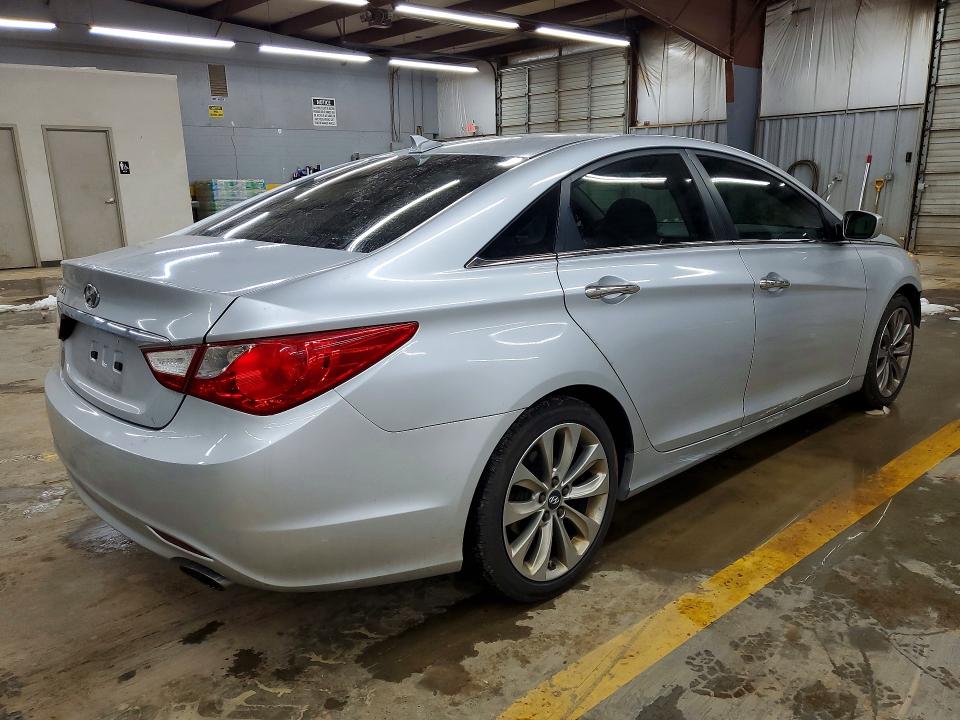 Photo 3 from auction – 2013 HYUNDAI SONATA with VIN 5NPEC4AC6DH533511