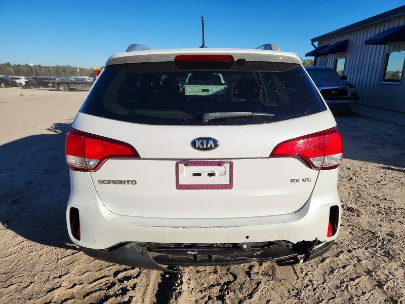 Photo 6 from auction – 2015 KIA SORENTO EX with VIN 5XYKU4A76FG648011