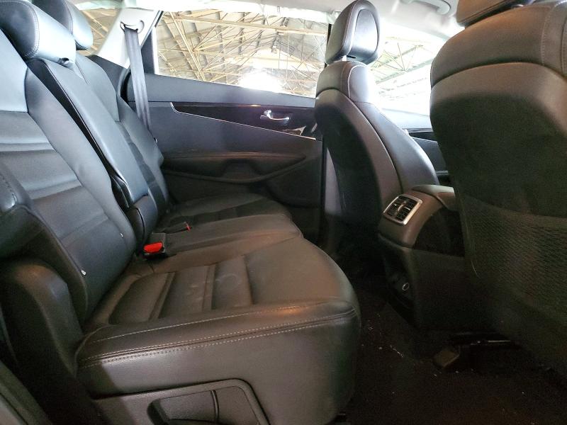 Photo 11 from auction – 2016 KIA SORENTO EX with VIN 5XYPH4A52GG040819