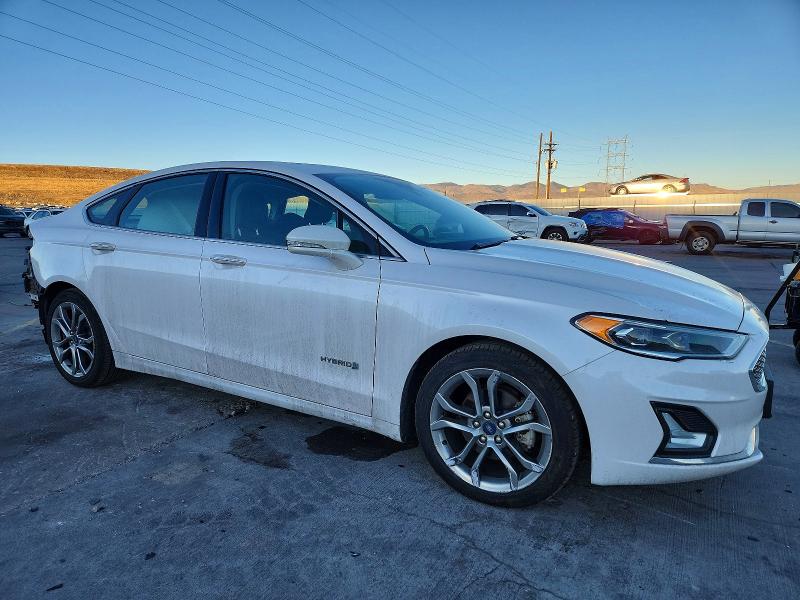 Photo 4 from auction – 2019 FORD FUSION TIT with VIN 3FA6P0RU2KR272943