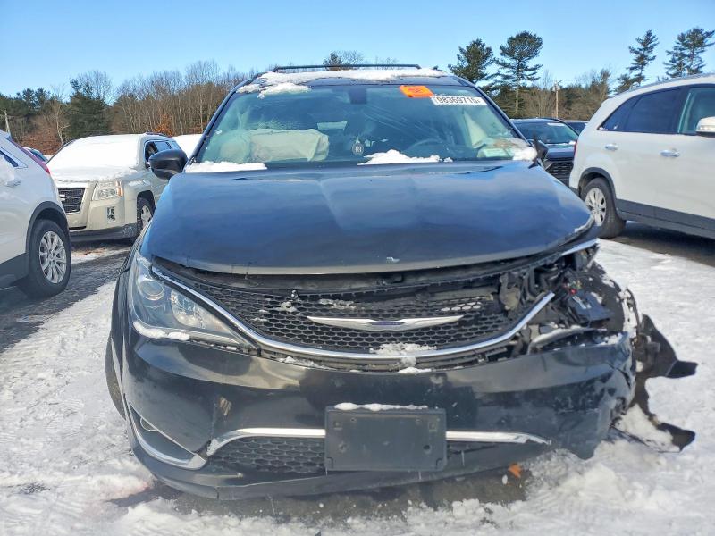 Photo 5 from auction – 2017 CHRYSLER PACIFICA with VIN 2C4RC1BG3HR823859