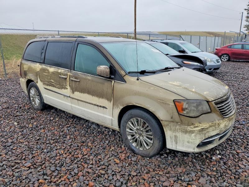 Photo 4 from auction – 2015 CHRYSLER TOWN & COU with VIN 2C4RC1GGXFR553681