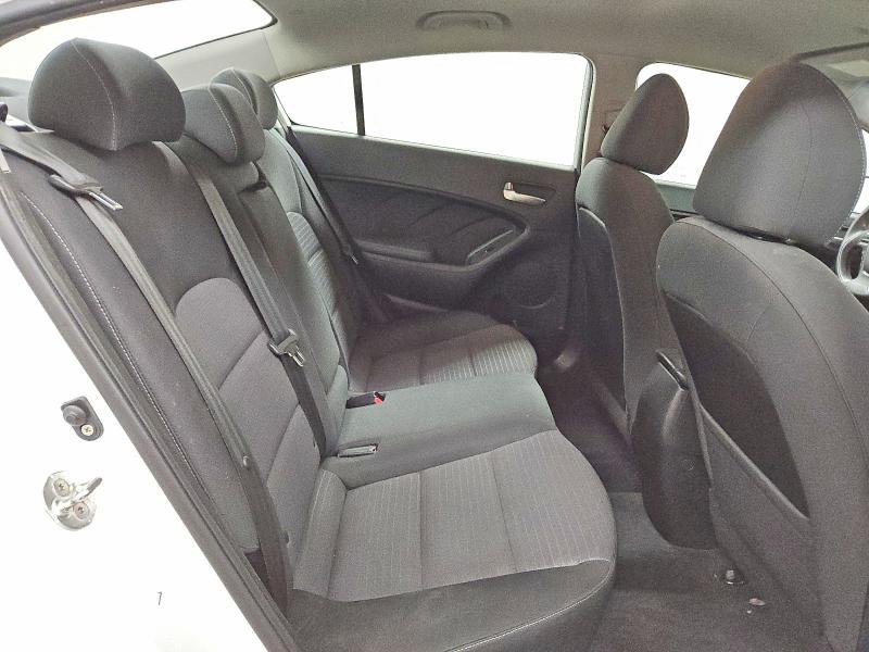 Photo 10 from auction – 2018 KIA FORTE LX with VIN 3KPFL4A74JE268384