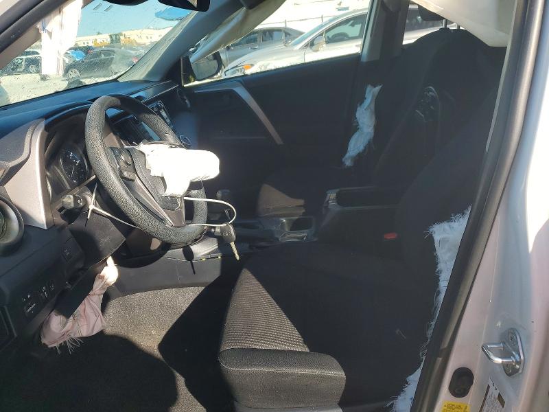 Photo 7 from auction – 2018 TOYOTA RAV4 LE with VIN JTMBFREV1JJ246003