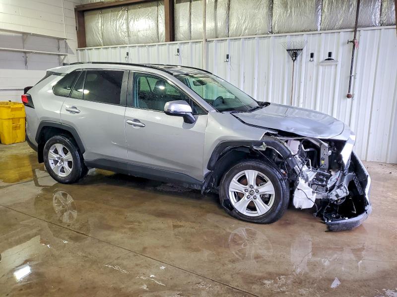Photo 4 from auction – 2021 TOYOTA RAV4 XLE with VIN 2T3P1RFV1MW223412