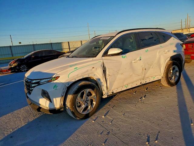 HYUNDAI TUCSON SEL 2024 with VIN 5NMJB3DE6RH305358 - Photo from auction