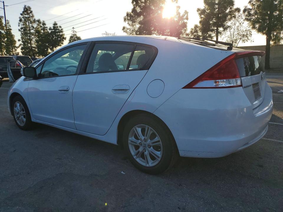 Photo 2 from auction – 2010 HONDA INSIGHT with VIN JHMZE2H79AS019852
