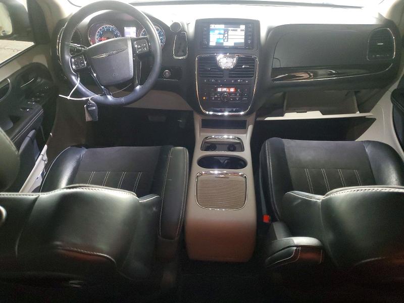Photo 8 from auction – 2015 CHRYSLER TOWN & COU with VIN 2C4RC1JG2FR698562