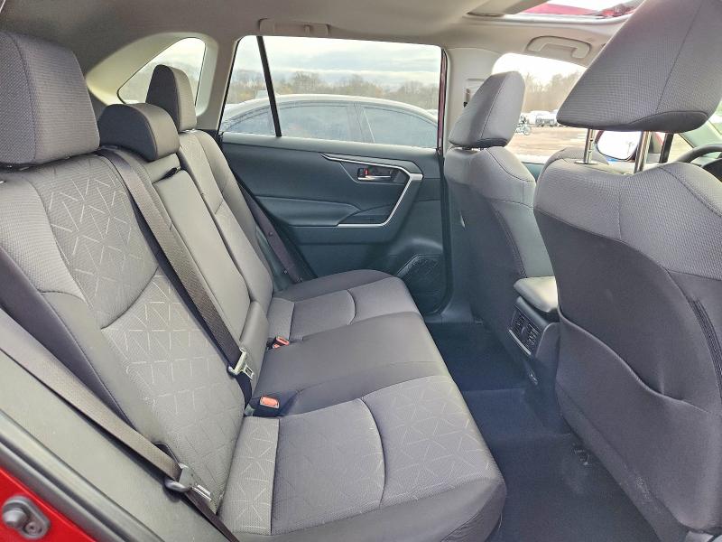 Photo 11 from auction – 2025 TOYOTA RAV4 XLE with VIN JTMRWRFV2SD315410