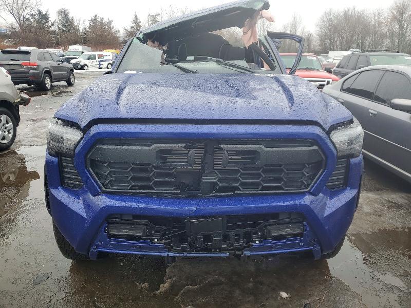 Photo 5 from auction – 2024 TOYOTA TACOMA with VIN 3TMLB5JN7RM065047