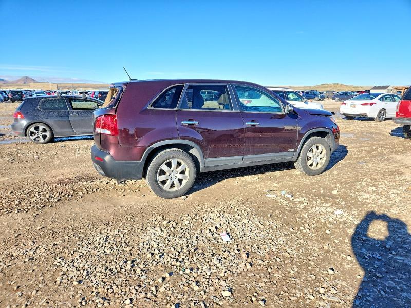 Photo 3 from auction – 2011 KIA SORENTO with VIN 5XYKTCA15BG057333