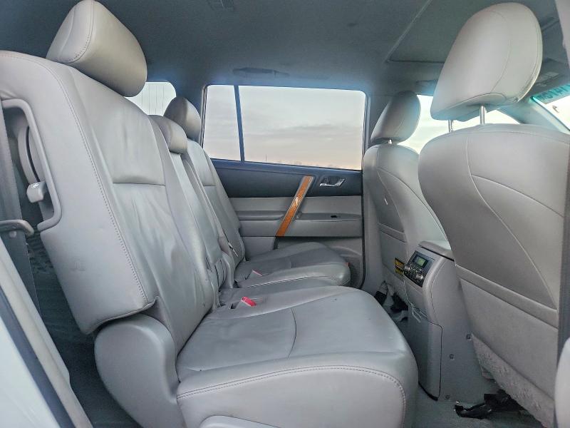 Photo 11 from auction – 2010 TOYOTA HIGHLANDER with VIN JTEJW3EH2A2046692