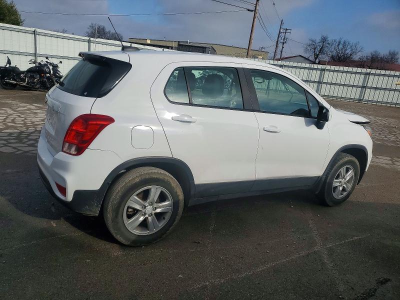 Photo 3 from auction – 2018 CHEVROLET TRAX with VIN 3GNCJNSB3JL229175