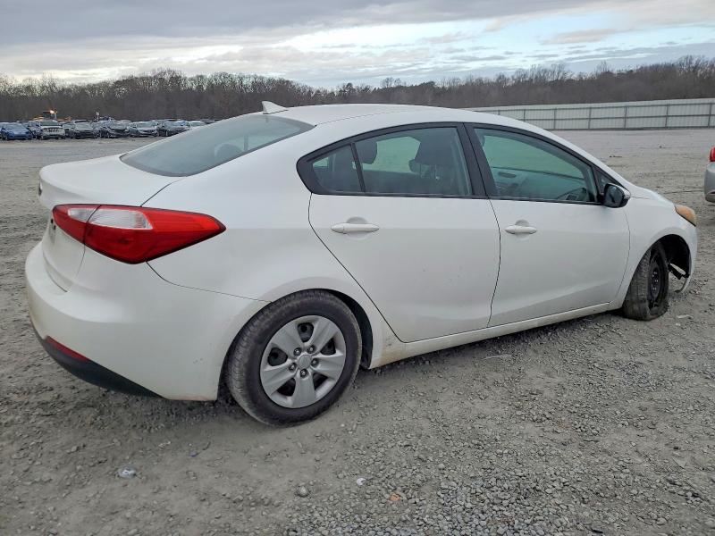 Photo 3 from auction – 2015 KIA FORTE LX with VIN KNAFX4A68F5428150