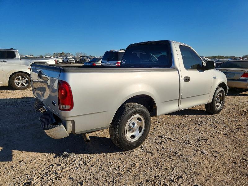 Photo 3 from auction – 2000 FORD F150 with VIN 1FTZF1726YNA97786