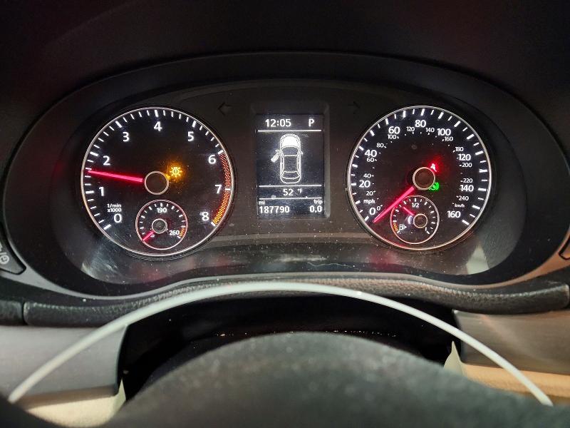 Photo 9 from auction – 2014 VOLKSWAGEN PASSAT SE with VIN 1VWBP7A36EC012100
