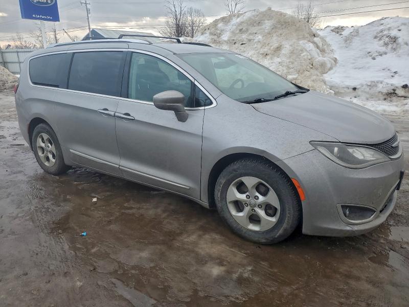 Photo 4 from auction – 2017 CHRYSLER PACIFICA T with VIN 2C4RC1EG3HR542446