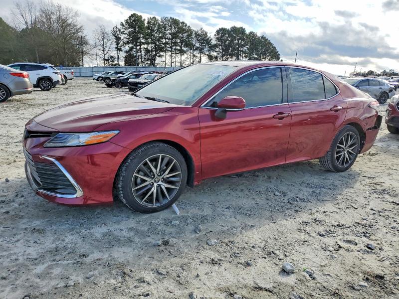 Photo 1 from auction – 2022 TOYOTA CAMRY with VIN 4T1F11AK1NU019746