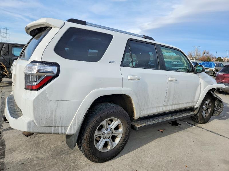Photo 3 from auction – 2019 TOYOTA 4RUNNER SR with VIN JTEBU5JR5K5634056