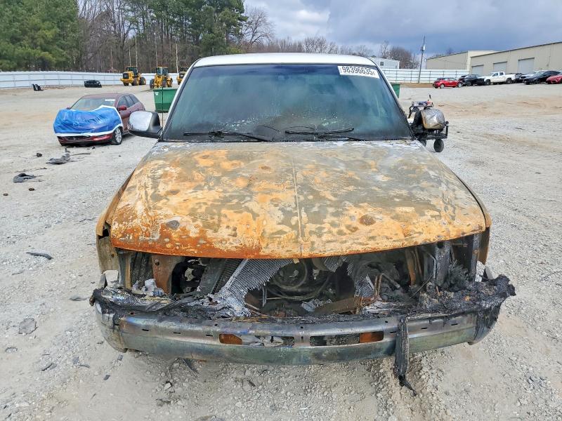 Photo 5 from auction – 2000 CHEVROLET SILVERADO with VIN 2GCEC19V9Y1213031