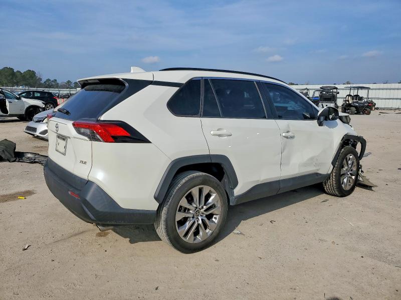 Photo 3 from auction – 2021 TOYOTA RAV4 with VIN 2T3C1RFV8MW148223