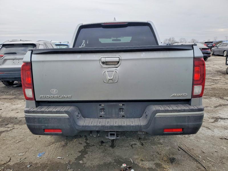 Photo 6 from auction – 2019 HONDA RIDGELINE with VIN 5FPYK3F17KB037654