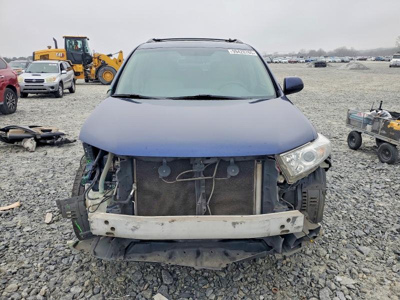 Photo 5 from auction – 2013 TOYOTA HIGHLANDER with VIN 5TDZK3EH4DS131548