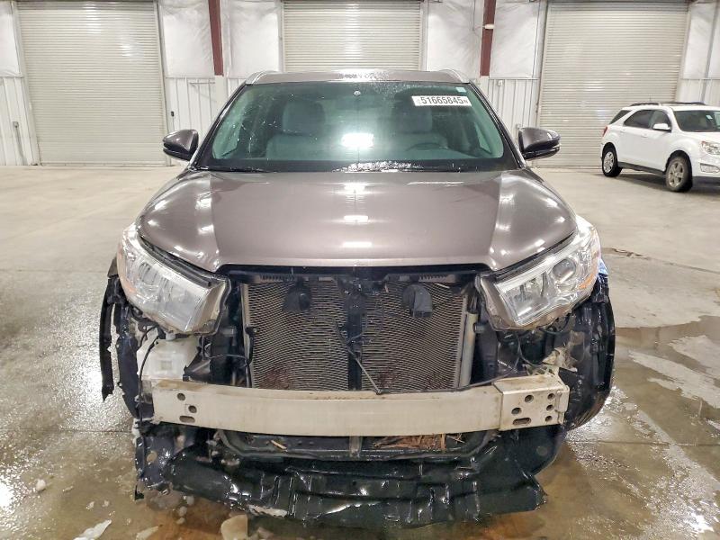 Photo 5 from auction – 2016 TOYOTA HIGHLANDER with VIN 5TDJKRFH2GS505884