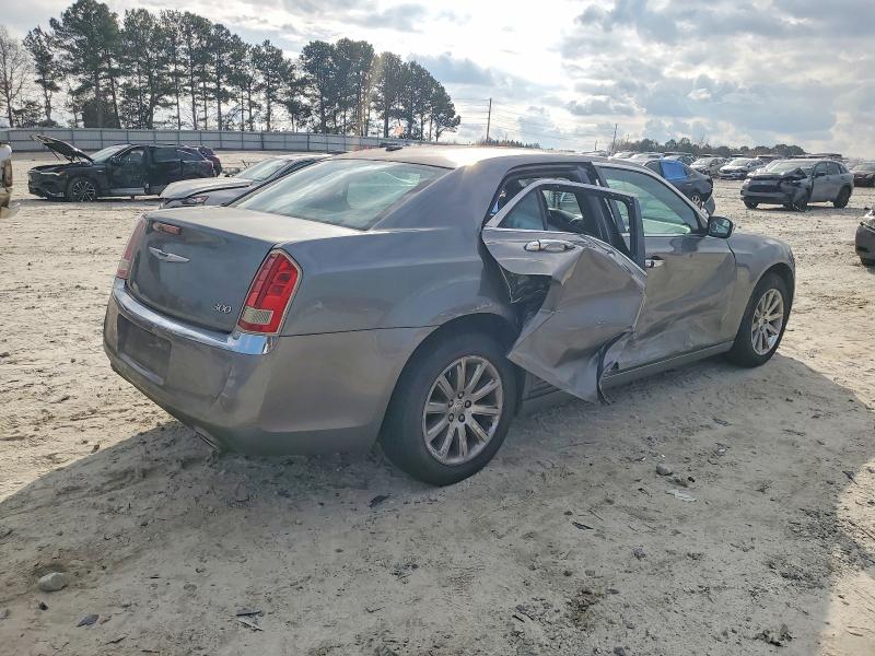 Photo 3 from auction – 2011 CHRYSLER 300 LIMITE with VIN 2C3CA5CG2BH557950