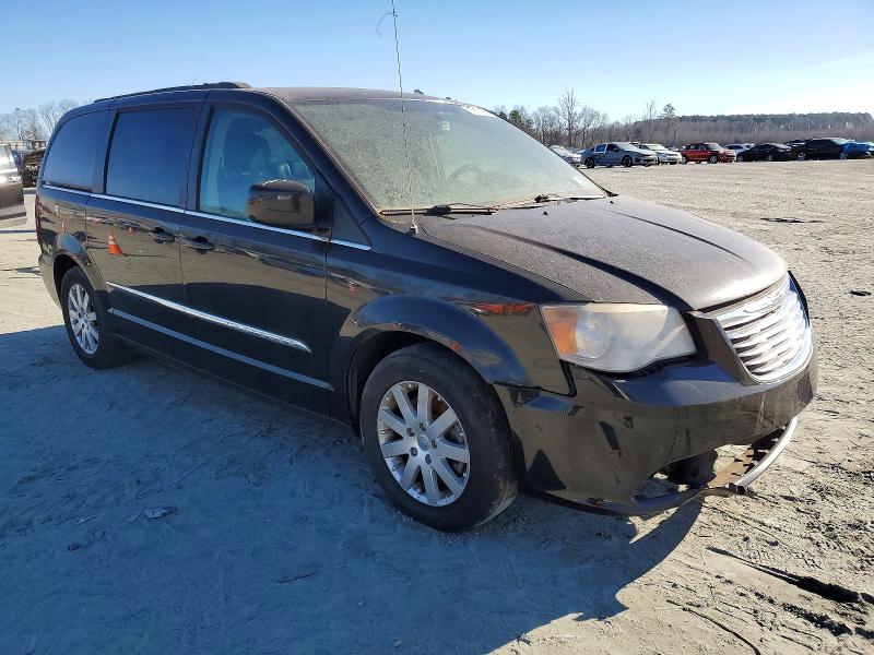 Photo 4 from auction – 2013 CHRYSLER TOWN & COU with VIN 2C4RC1BG5DR631689