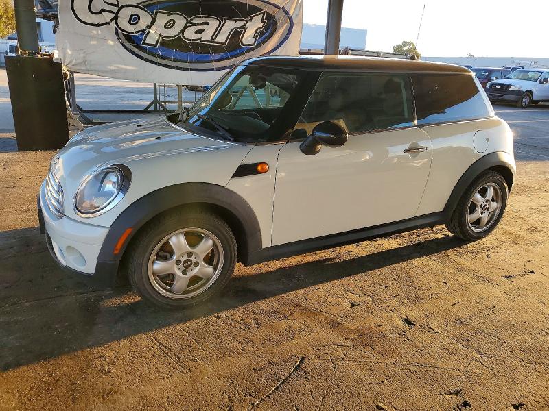 MINI COOPER 2010 with VIN WMWMF3C56ATZ21919 - Photo from auction