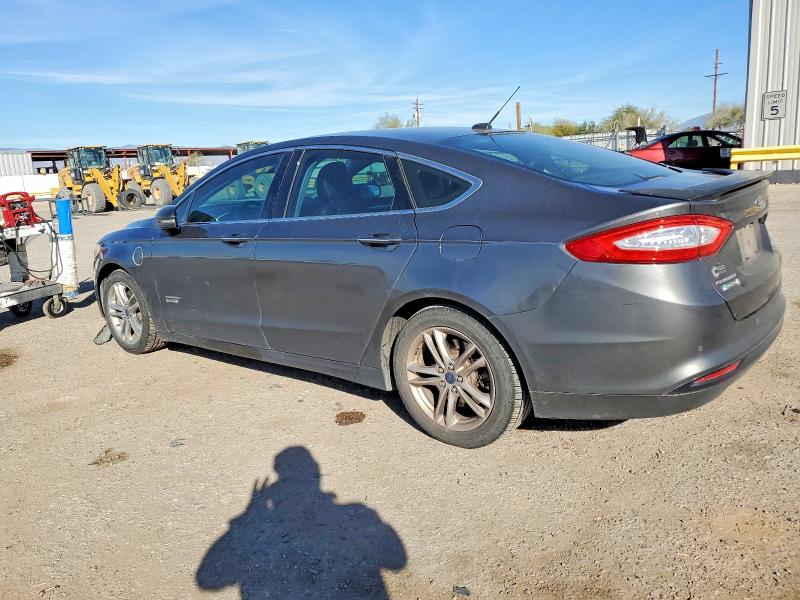 Photo 2 from auction – 2016 FORD FUSION with VIN 3FA6P0SU4GR173414