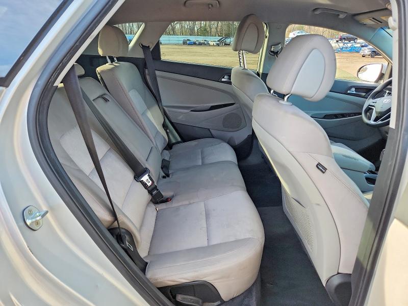 Photo 11 from auction – 2016 HYUNDAI TUCSON with VIN KM8J23A48GU042710