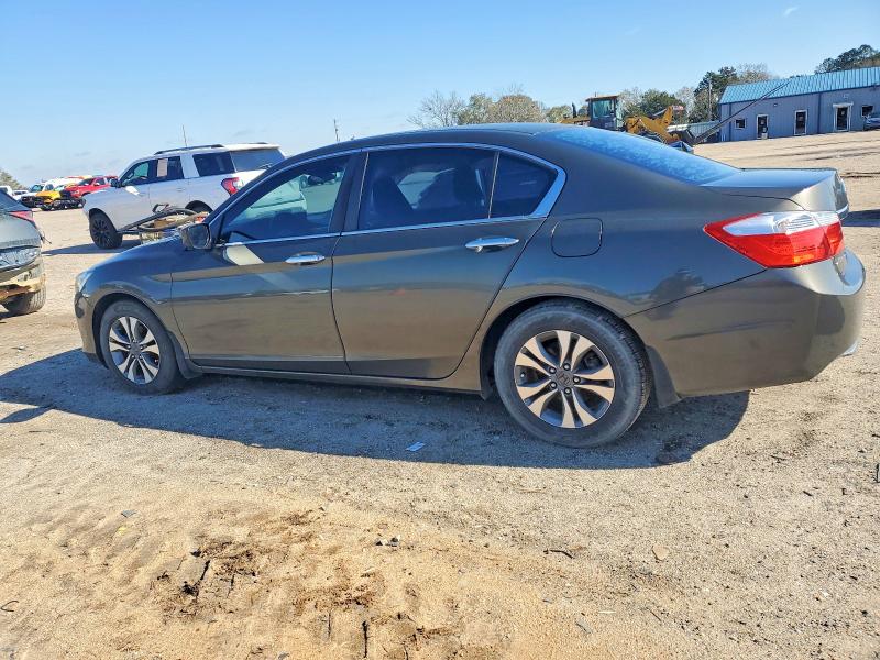 Photo 2 from auction – 2014 HONDA ACCORD with VIN 1HGCR2F32EA158200