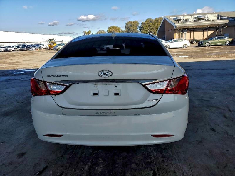Photo 6 from auction – 2013 HYUNDAI SONATA SE with VIN 5NPEC4AC1DH574273