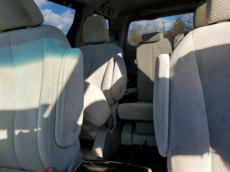 Photo 10 from auction – 2014 TOYOTA SIENNA LE with VIN 5TDKK3DC3ES418419