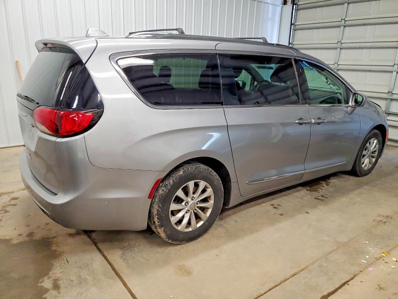 Photo 3 from auction – 2018 CHRYSLER PACIFICA T with VIN 2C4RC1BG1JR262938