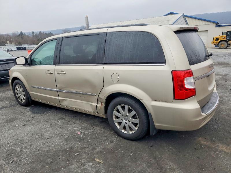 Photo 2 from auction – 2013 CHRYSLER TOWN & COU with VIN 2C4RC1BG0DR667970