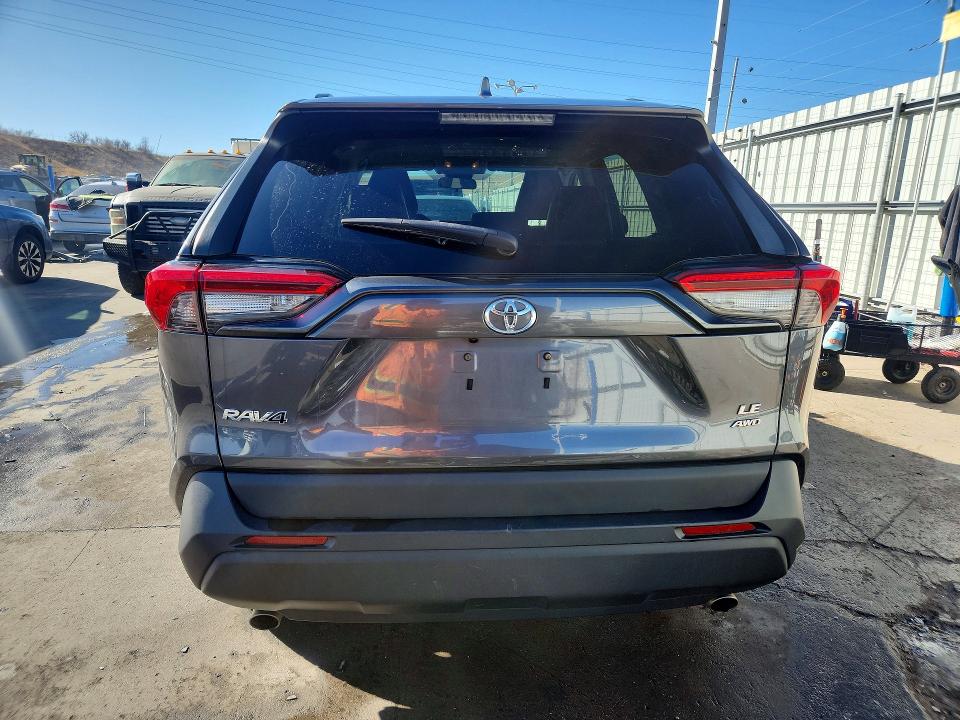 Photo 6 from auction – 2020 TOYOTA RAV4 LE with VIN 2T3F1RFV1LC102827