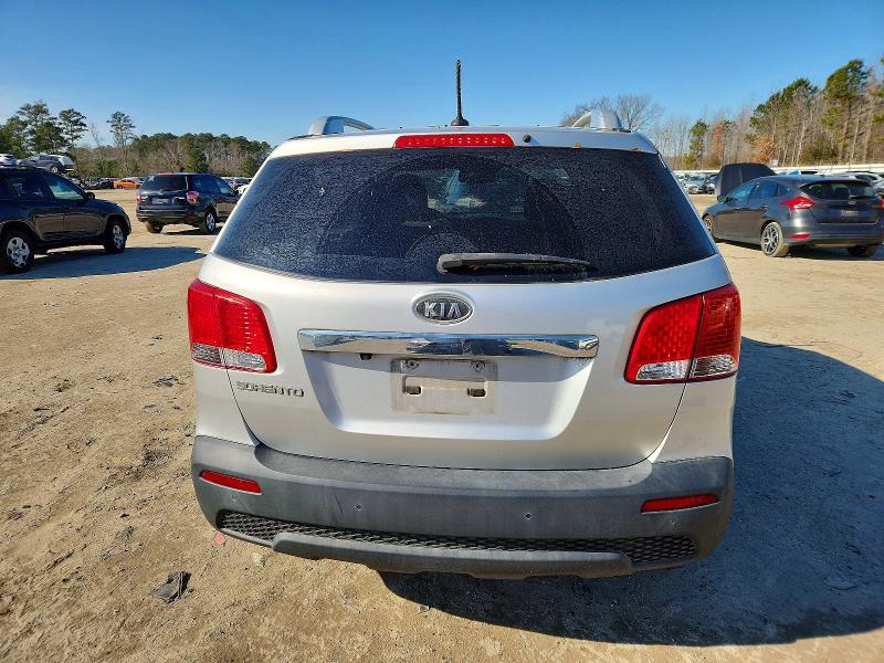 Photo 6 from auction – 2011 KIA SORENTO BA with VIN 5XYKT3A15BG044422