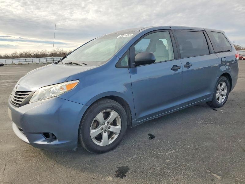 Photo 1 from auction – 2014 TOYOTA SIENNA with VIN 5TDZK3DC7ES444794