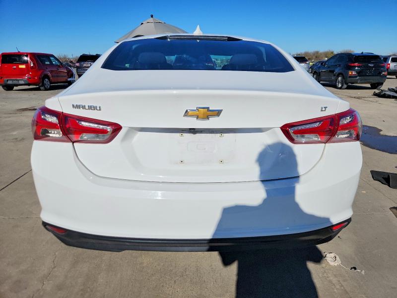 Photo 6 from auction – 2021 CHEVROLET MALIBU LT with VIN 1G1ZD5ST9MF064873