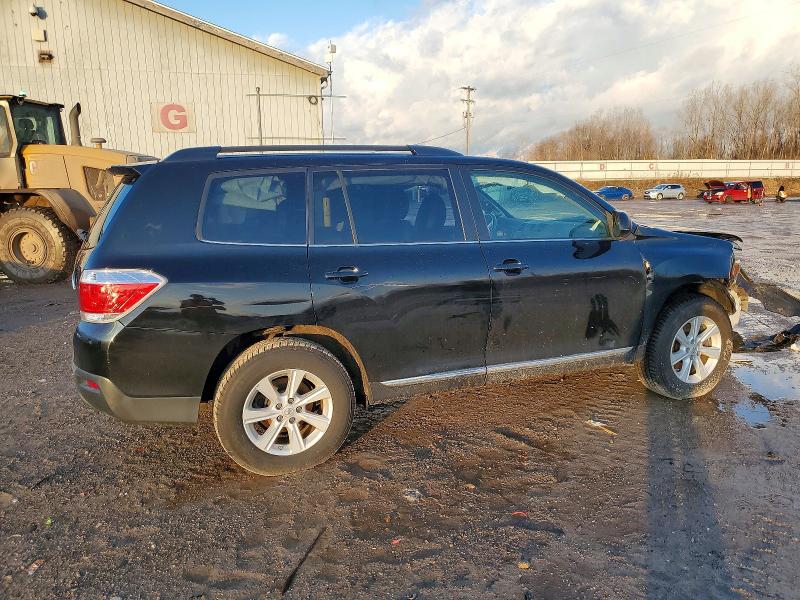 Photo 3 from auction – 2011 TOYOTA HIGHLANDER with VIN 5TDBK3EH7BS054737
