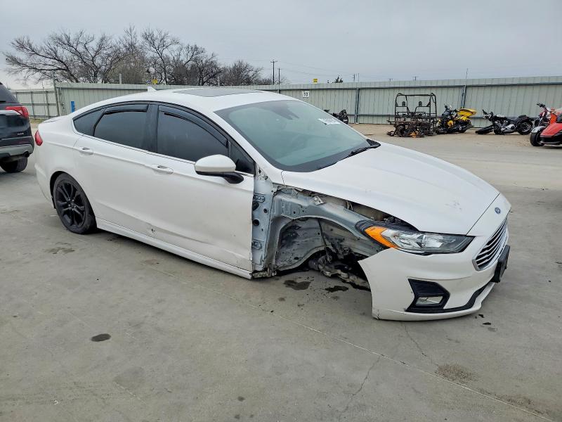 Photo 4 from auction – 2019 FORD FUSION with VIN 3FA6P0HD7KR228289