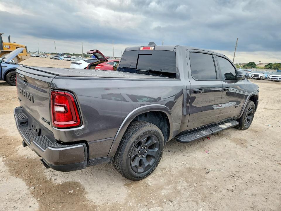 Снимка 3 от търг – 2025 RAM 1500 с VIN 1C6SRFFP6SN702777