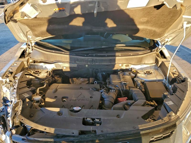 Photo 11 from auction – 2024 MITSUBISHI OUTLANDER with VIN JA4ARUAU9RU019052