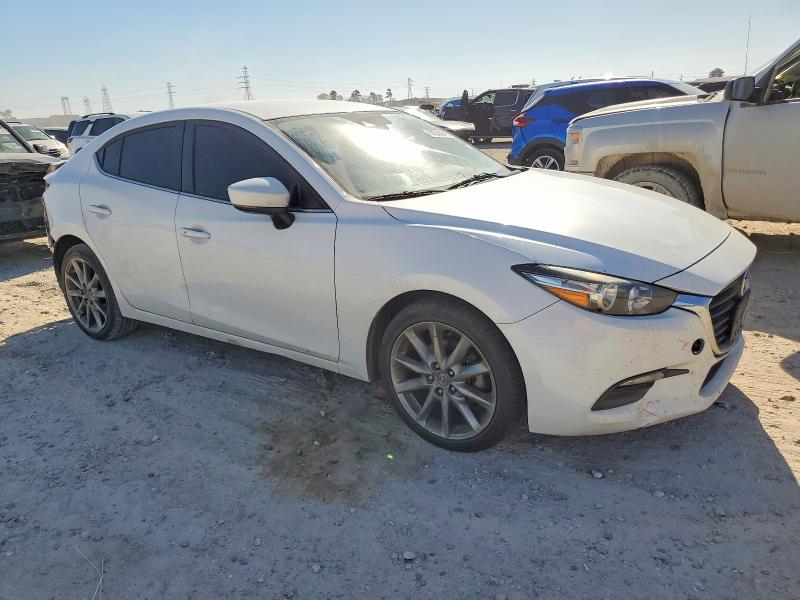 Photo 4 from auction – 2018 MAZDA 3 with VIN 3MZBN1V31JM270594